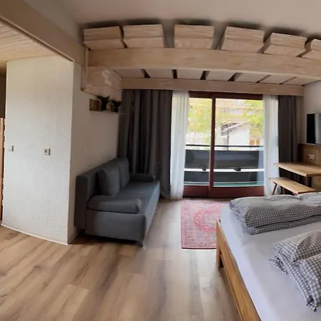 Bed & Breakfast In Seefeld 3*