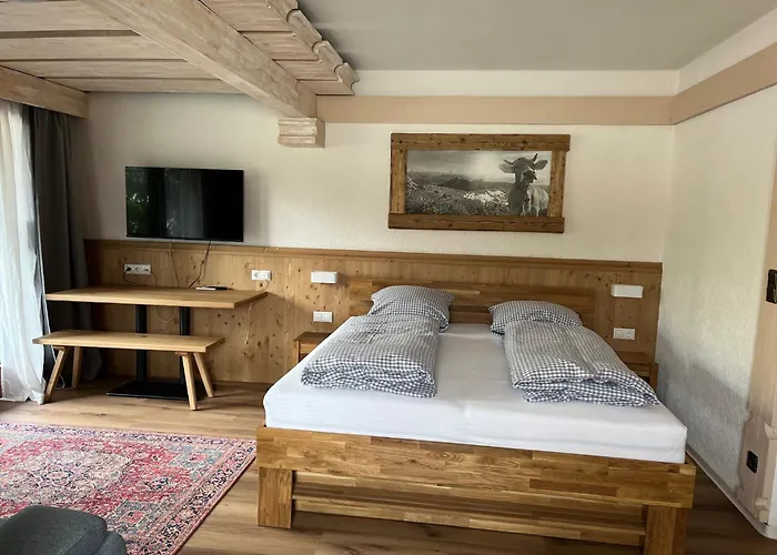 Bed & Breakfast In Seefeld 3*